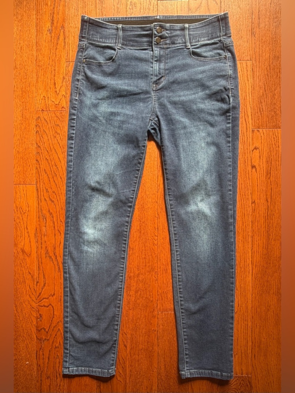 [Apt. 9] Size 12 Women’s Straight Leg Mid Rise Tummy Control Jeans Flawed